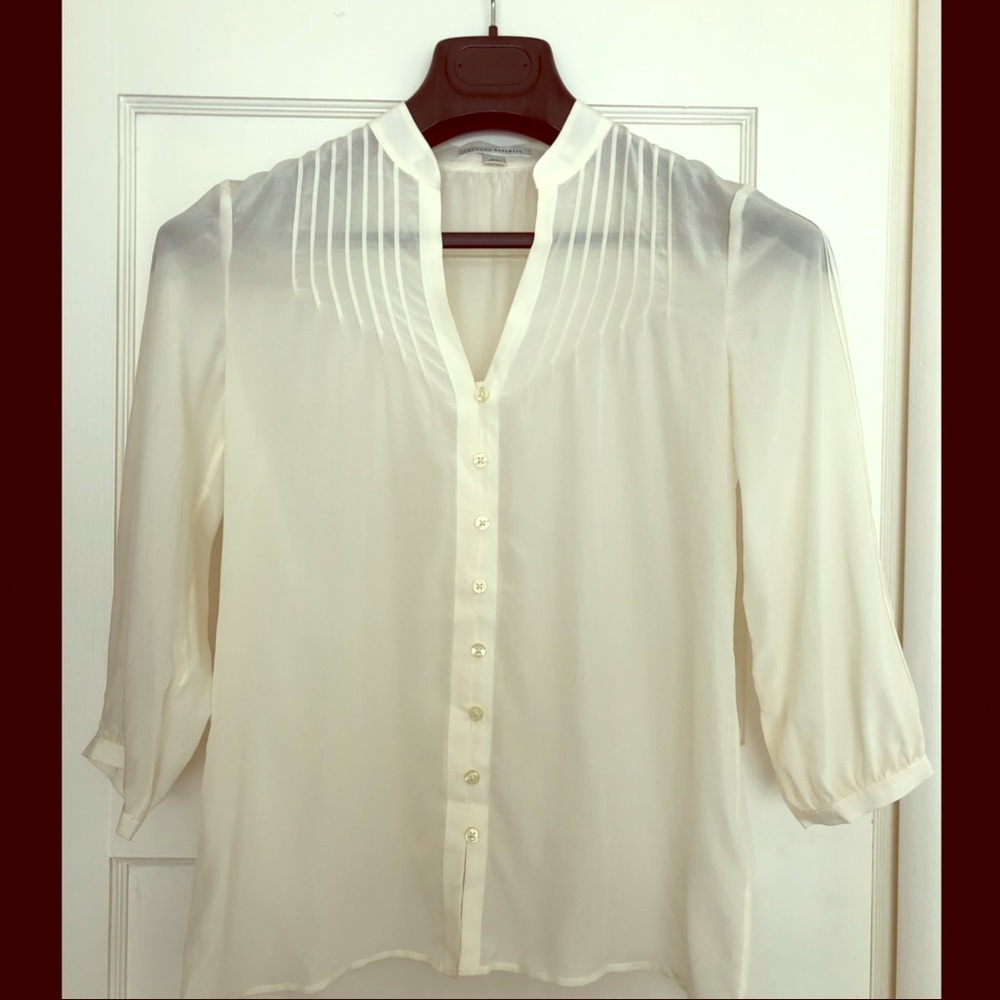 Banana Republic off white blouse